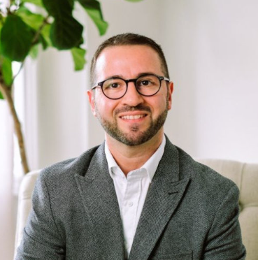 Portrait of Andrew Sarta